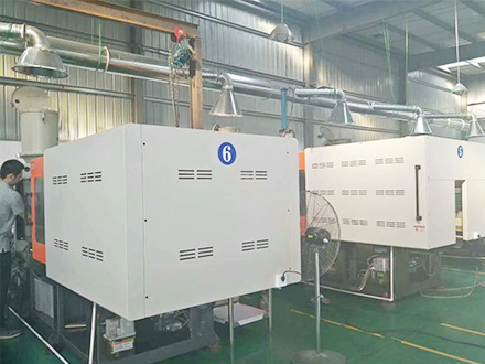 無(wú)障礙扶手注塑生產(chǎn)設(shè)備